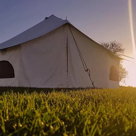 6 Guests - Bell Tent - Wood Stove - Views Liverton