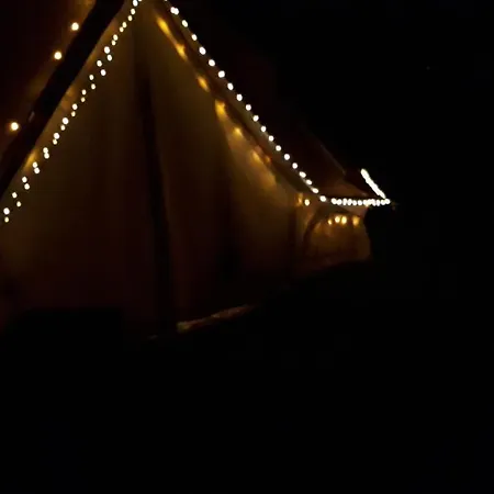 בית נופש 6 Guests - Bell Tent - Wood Stove - Parking